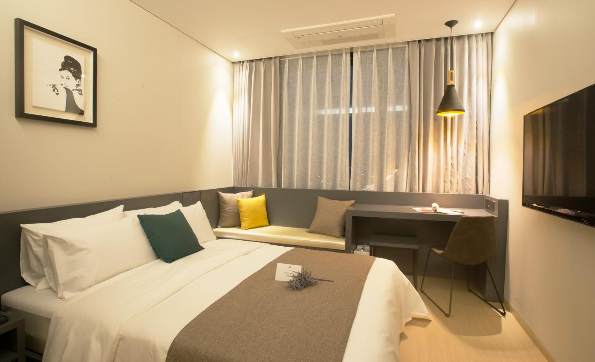 Gloucester Hotel Cheongju-si Exterior foto