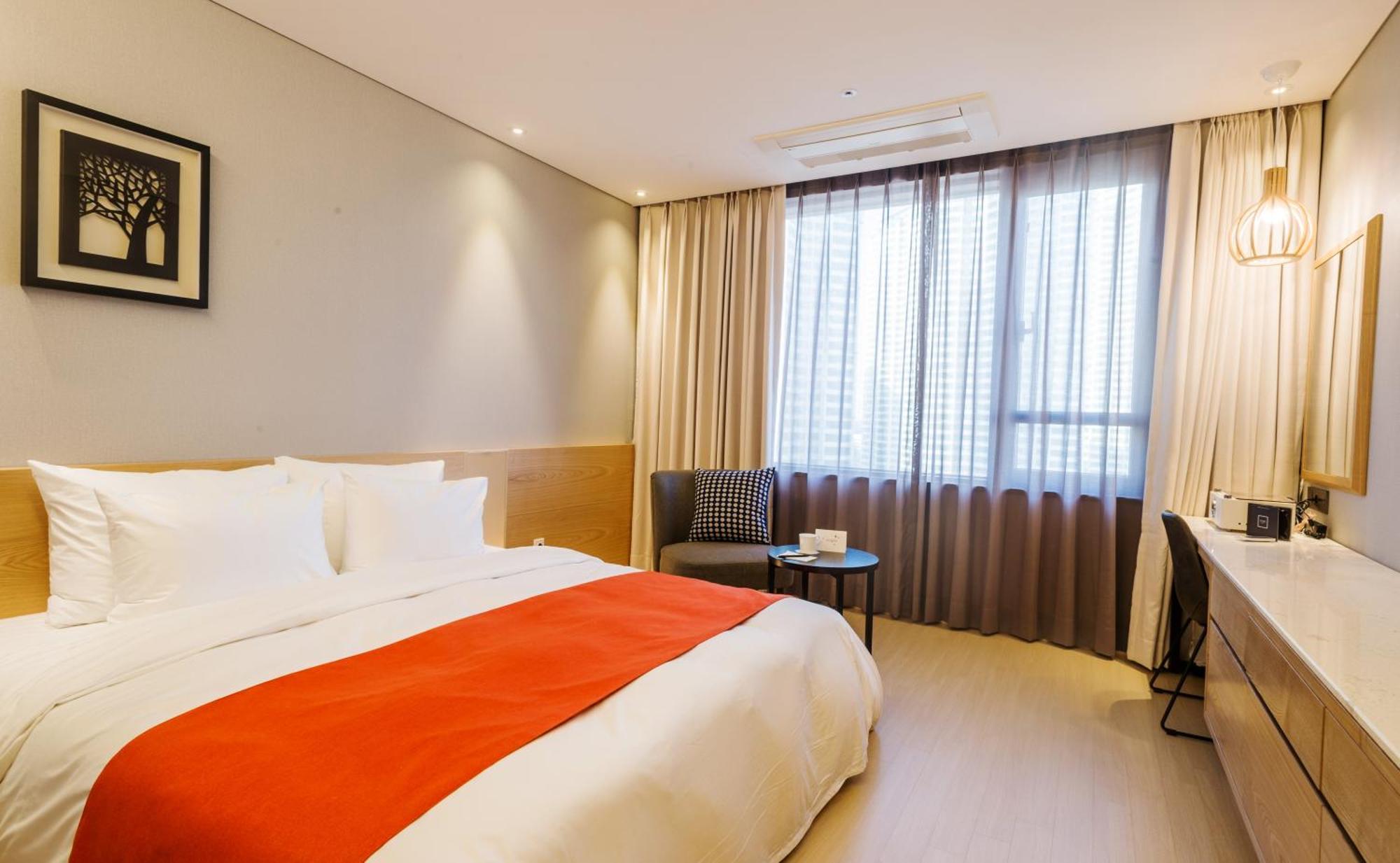 Gloucester Hotel Cheongju-si Exterior foto